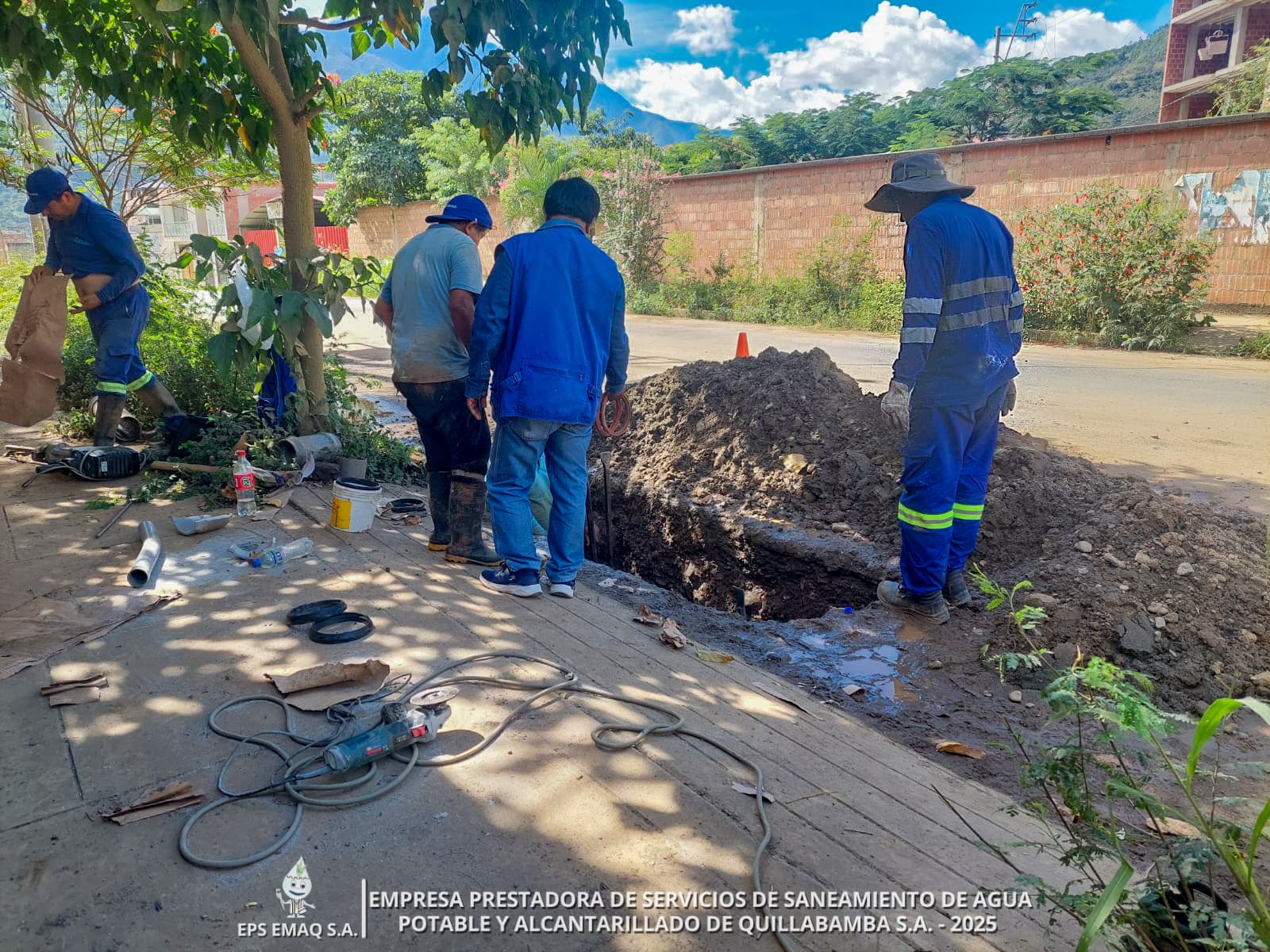 EXITOSA REPARACION DE MATRIZ EN CALLE PRINCIPAL MACAMANGO – VIA MALECON